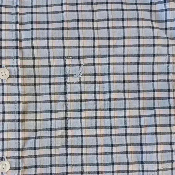 Nautica Men's Large Cotton Short Sleeve  Button Down Shirt - Picture 2 of 10